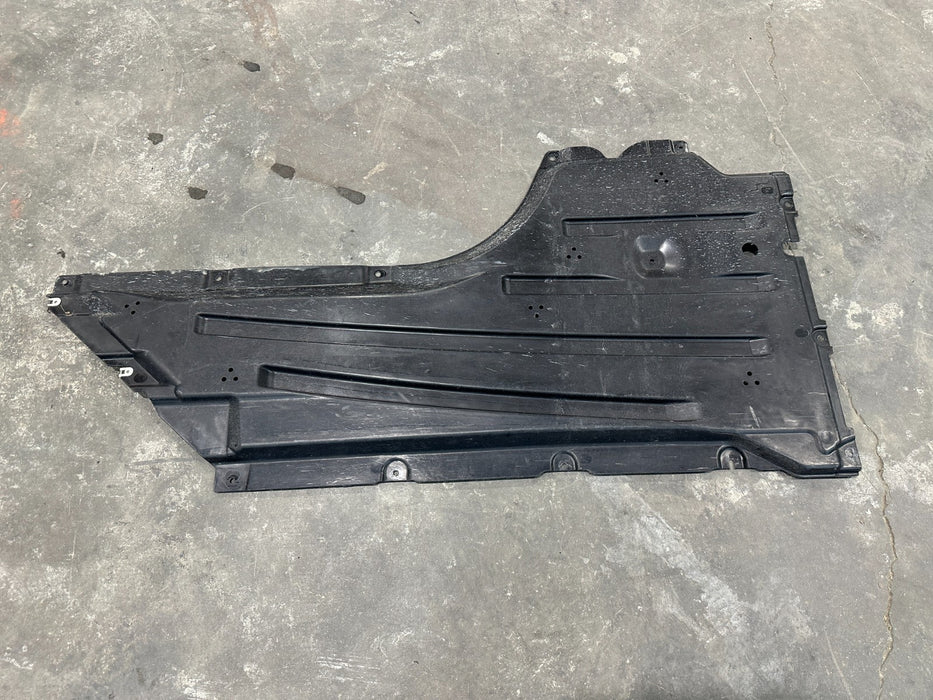2024 BMW M3 M4 G80 G82 FRONT LEFT ENFGINE SPLASH SHIELD OEM 5175 8074618