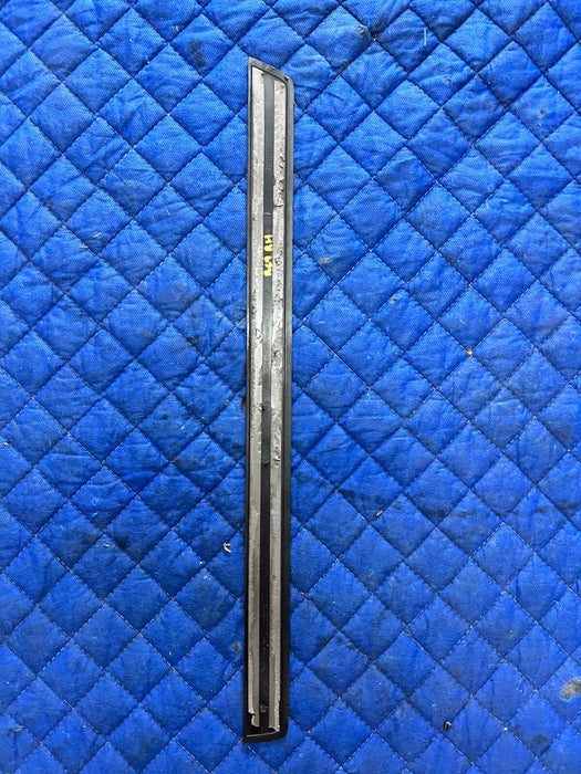 2012 AUDI R8 V8 OEM RIGHT PASSENGER DOOR SCUFF SILL PLATE TRIM 420853374
