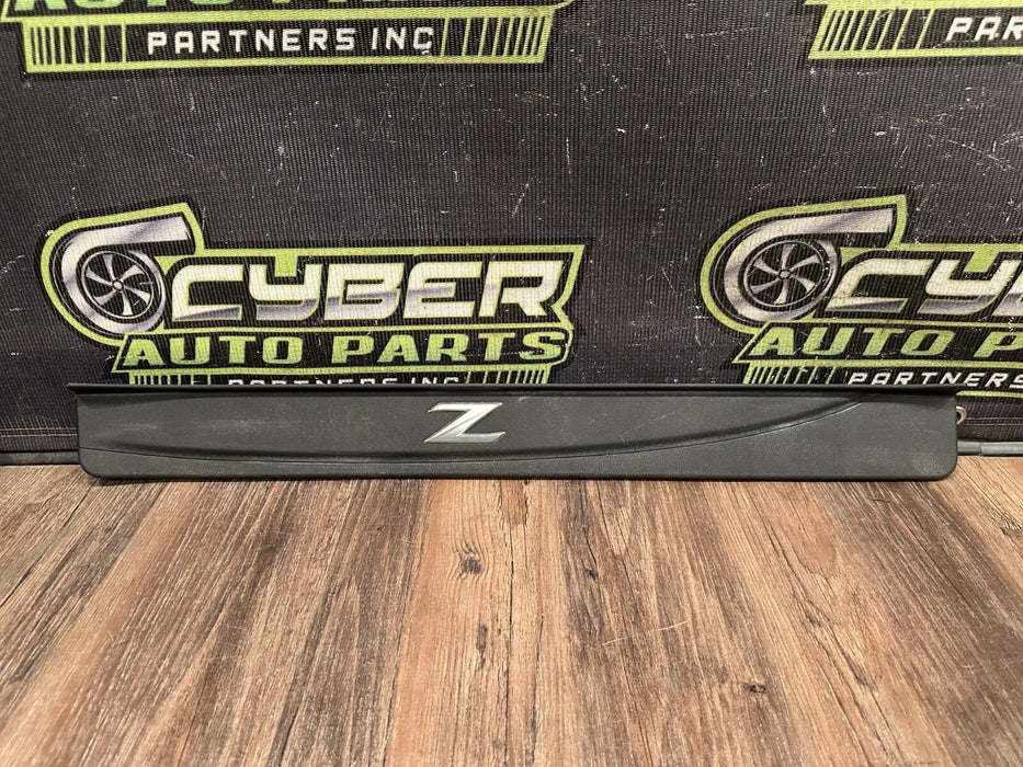 2010 NISSAN 370Z PASSENGER RIGHT SCUFF SILL KICK PLATE OEM *NORM WEAR & TEAR*