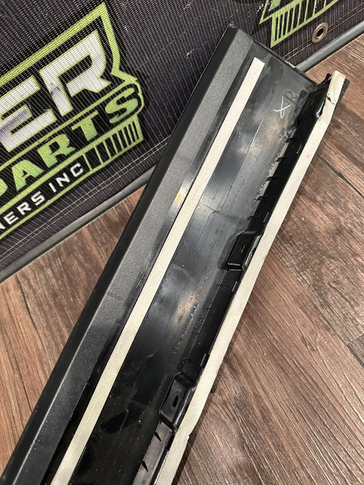 2017 FORD F250 F350 F450 FRONT RIGHT GLOSS BLACK B PILLAR DOOR TRIM OEM *WEAR*