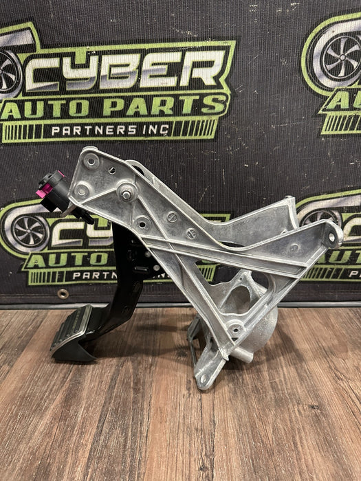 2017 AUDI R8 BRAKE PEDAL ASSEMBLY OEM