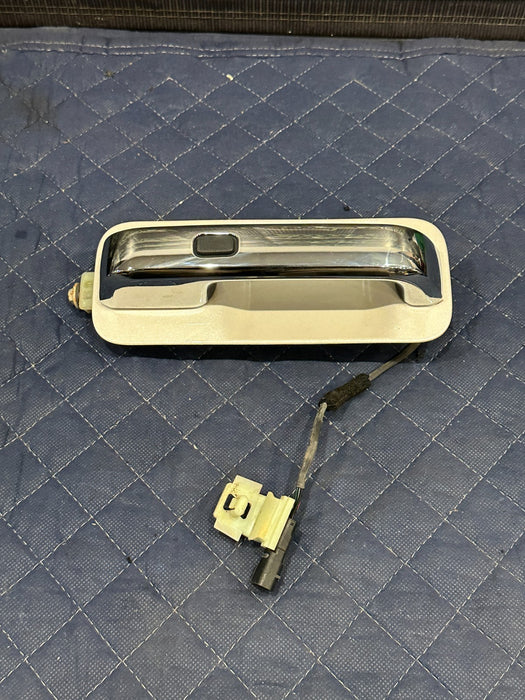 2017-2019 FORD F250 F350 FRONT RIGHT DOOR HANDLE METALLIC WHITE (UG) OEM
