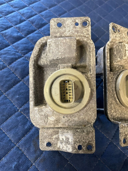 2017 2019 2019 FORD F250 F350 F450 LEFT RIGHT TAIL LIGHT BLIND SPOT BRACKETS