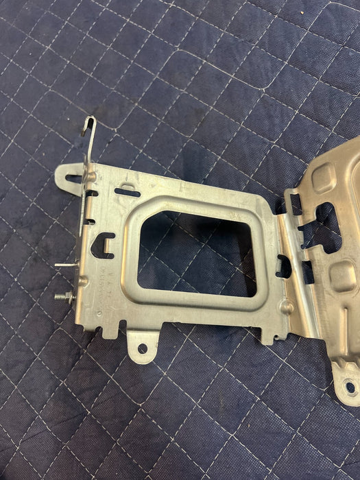 2015 MERCEDES-BENZ C63S AMG SEDAN TRANSMISSION CONTROL MODULE BRACKET 2055451340