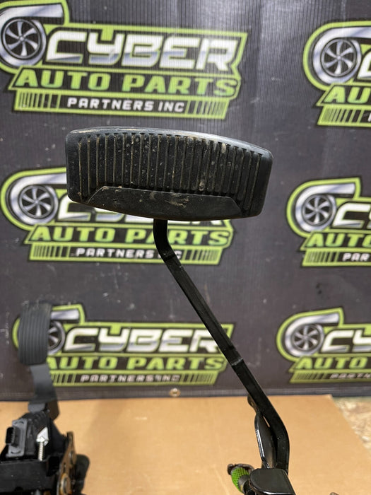 2017-2022 FORD F450 KING RANCH GAS PEDAL & BRAKE PEDAL ASSEMBLY OEM
