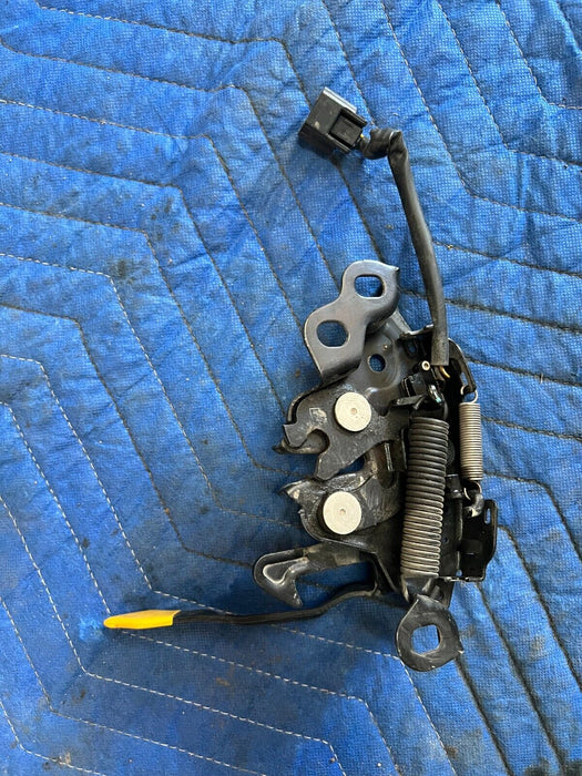 2016 2018 NISSAN TITAN XD FRONT HOOD LOCK LATCH ASSEMBLY OEM