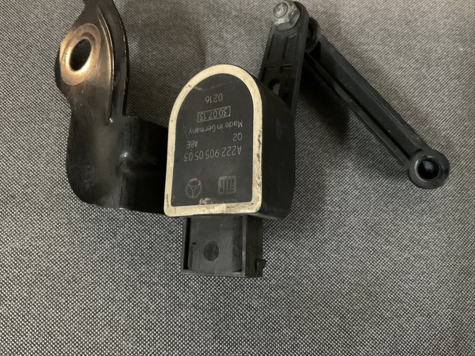2014 MERCEDES W222 S550 HEADLIGHT AUTO LEVEL SENSOR FRONT LEFT OEM