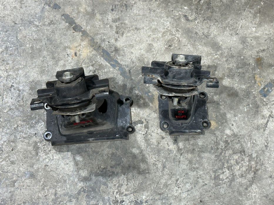 2017 NISSAN TITAN XD CUMMINS 5.0 LEFT RIGHT ENGINE MOUNT BRACKETS OEM
