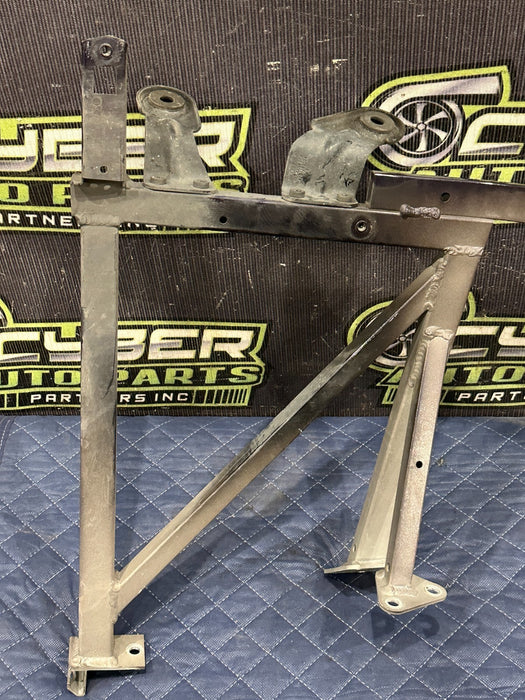 2014 AUDI R8 FRONT DRIVER FRAME RAIL BRACE FENDER MOUNT BRACKET 420 805 357 C