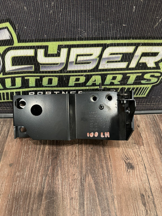 2017-18 AUDI R8 DRIVER LEFT REINFORCEMENT PLATE BRACKET OEM 4S7 813 761 C