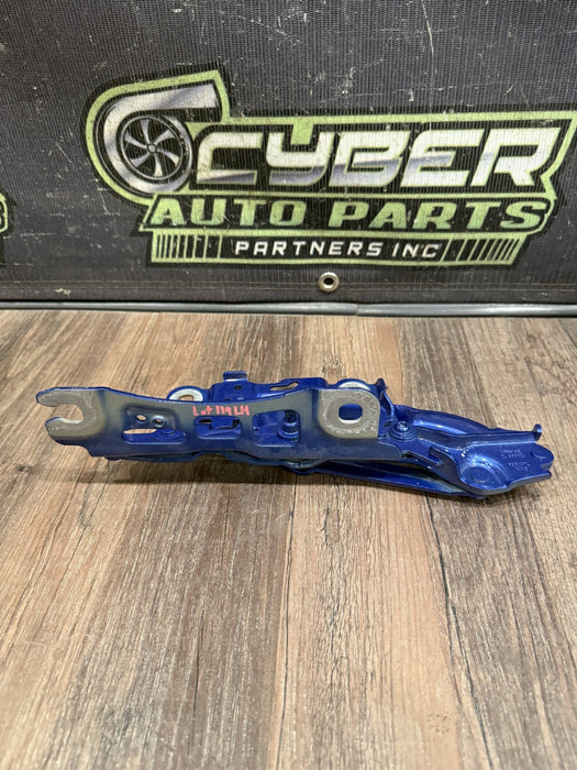 2024 BMW M3 M4 G80 G82 DRIVER LEFT HOOD HINGE OEM 7450589