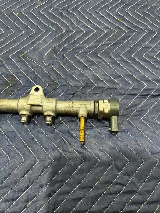2017-2019 FORD F350 F450 SUPERDUTY LEFT FUEL INJECTION RAIL OEM BC3Q-9D280
