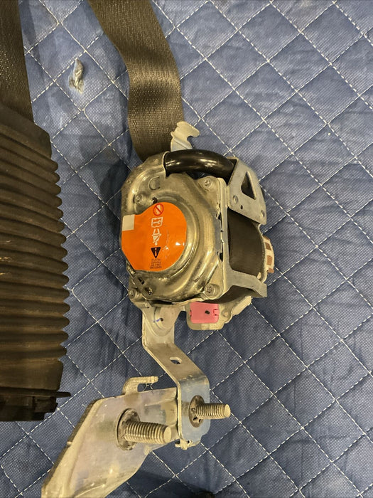 2017 FORD F250 F350 F450 PLATINUM FRONT LEFT DRIVER SEATBELT SEAT BELT OEM