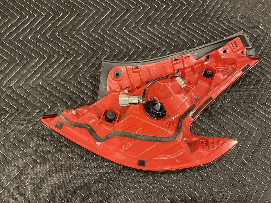 2011 NISSAN 370Z SPORT COUPE LH TAIL LIGHT LEFT DRIVER SIDE OEM 2009-2020~DAMAGE