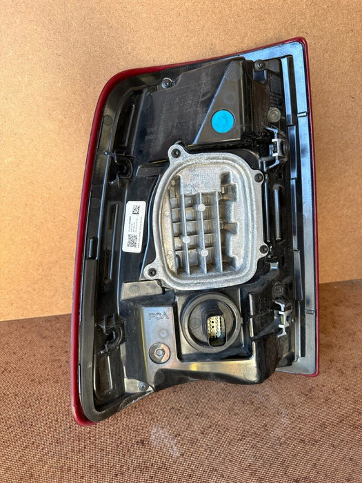 2019-2022 RAM 2500 3500 PASSENGER RIGHT TAIL LIGHT LED W/ BLIND SPOT 68446838AE