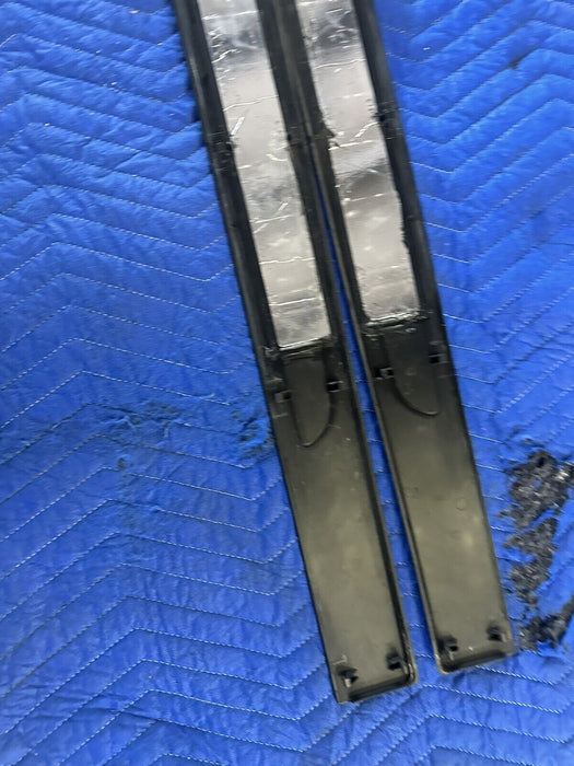 2017 AUDI R8 V10 LEFT RIGHT ILLUMINATED KICK SILL PLATES PAIR OEM 4S0 853 372