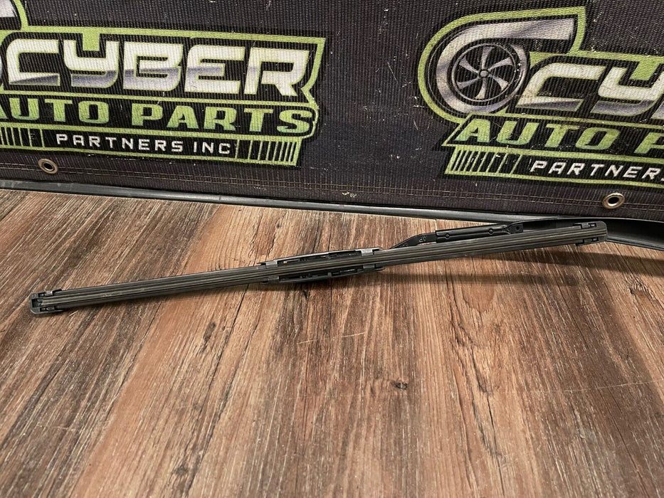 2014 TOYOTA PRUIS V FRONT PASSENGER RIGHT RH WINDSHIELD WIPER OEM