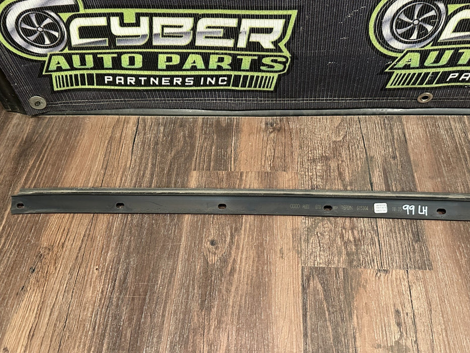 2021 AUDI R8 DRIVER LEFT DOOR WINDOW WEATHER STRIP BELT OEM 4S0 837 477