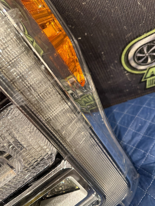 2017-2019 FORD F250 F350 F450 DRIVER LEFT LED HEADLIGHT OEM BROKEN TABS/SCUFFS