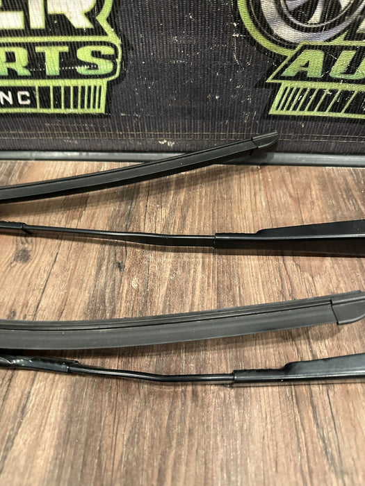 2021 AUDI R8 FRONT LEFT RIGHT WINDSHIELD WIPER PAIR OEM