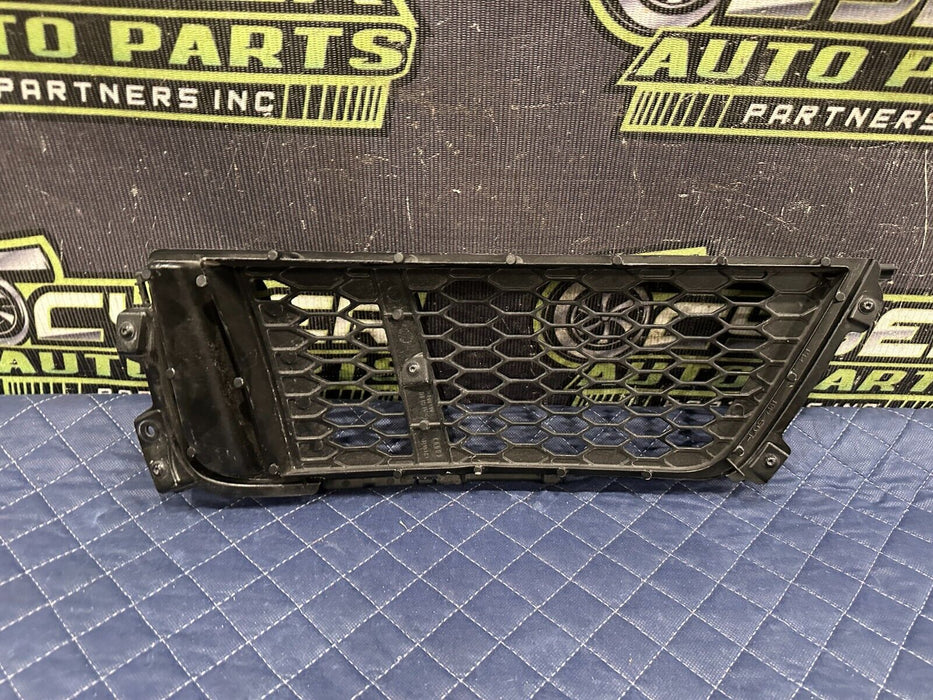 2018 AUDI R8 PLUS SPYDER REAR RIGHT BUMPER GRILLE VENT OEM 4S0 807 698 A