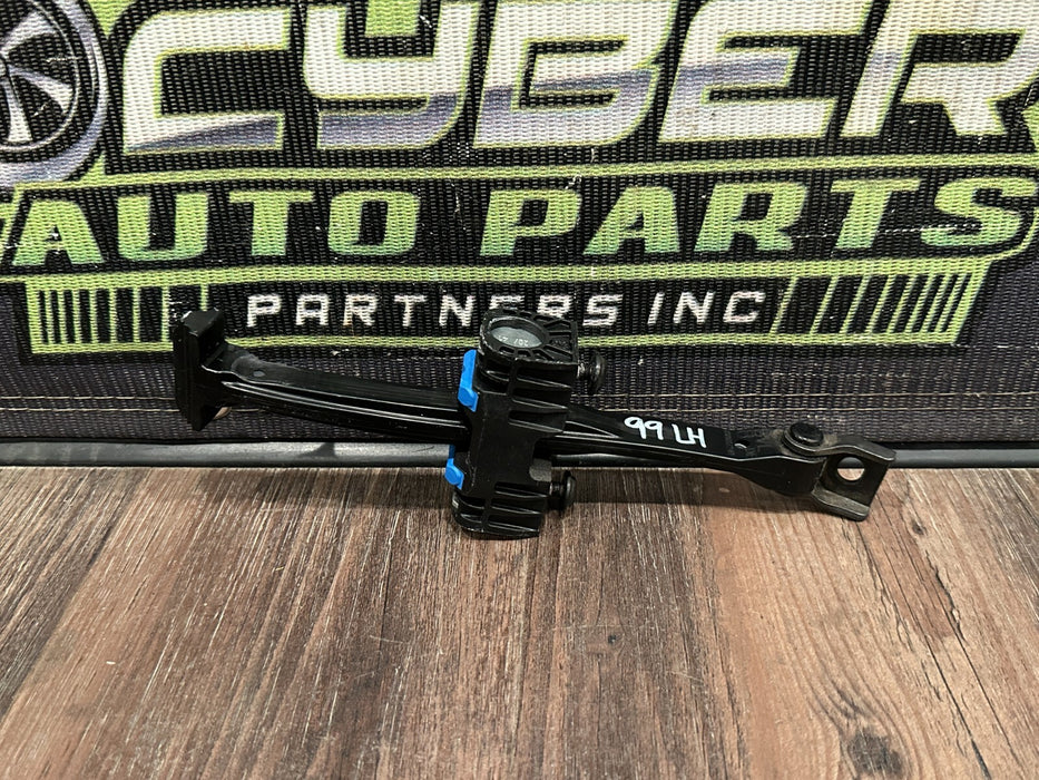 2021 AUDI R8 FRONT LEFT DOOR CATCH OEM 4S0837249