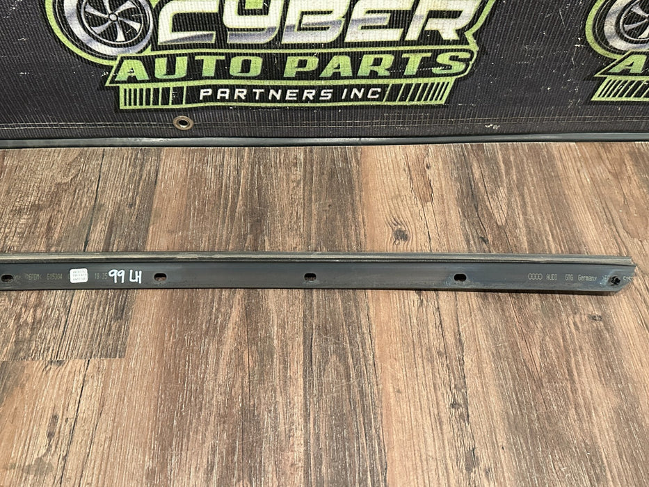 2021 AUDI R8 DRIVER LEFT DOOR WINDOW WEATHER STRIP BELT OEM 4S0 837 477