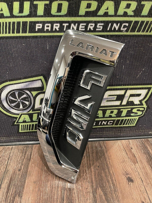 2017-19 FORD F450 LARIAT DRIVER LEFT FENDER EMBLEM BADGE OEM *SCUFFS #5*