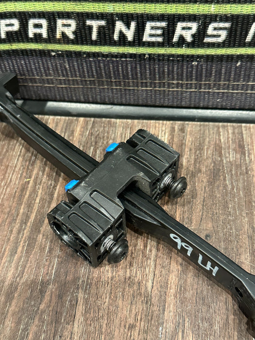 2021 AUDI R8 FRONT LEFT DOOR CATCH OEM 4S0837249