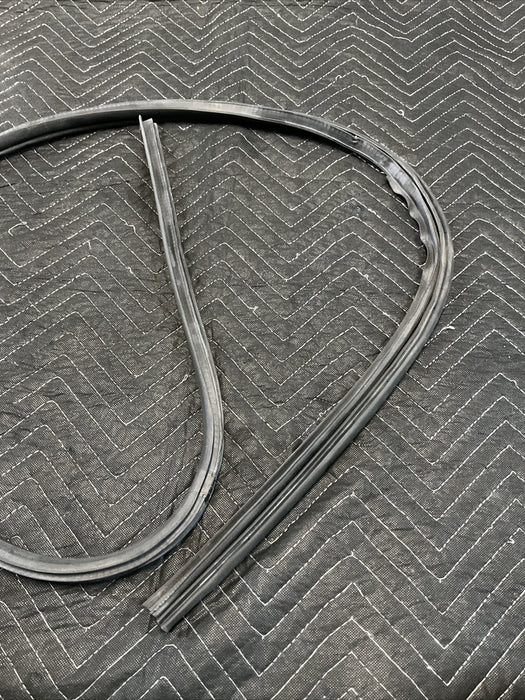 2015 NISSAN 370Z NISMO LH DRIVER DOOR WEATHER STRIP LINER OEM 2009-2020