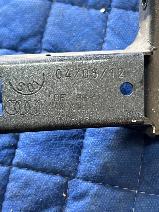 2012 AUDI R8 FRONT DRIVER LEFT FENDER RADIATOR SUPPORT STRUCTURE 420805371