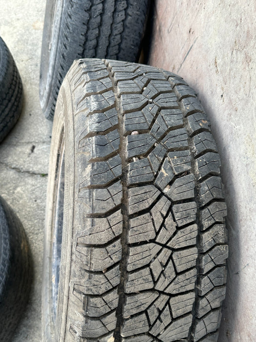2017 NISSAN TITAN XD PRO 4X 275/65 R18 ALLOY WHEEL RIM TIRE SET OEM *FLAWS 5,8,9