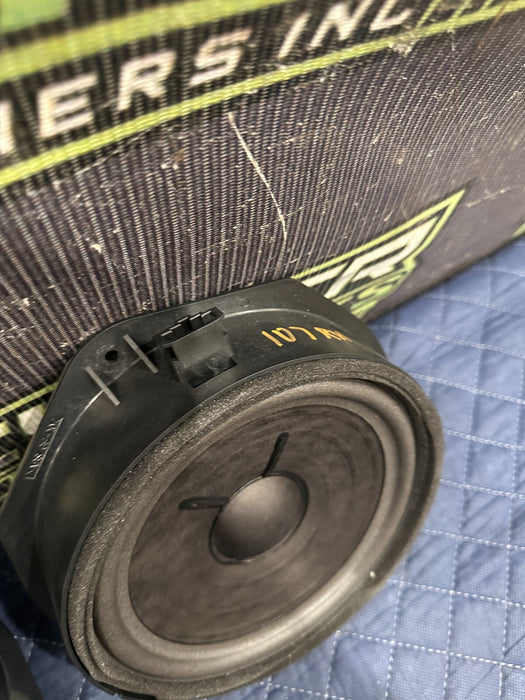 2014 AUDI R8 B&O BANG & OLUFSEN LEFT RIGHT DOOR SPEAKER OEM 420 035 415 A