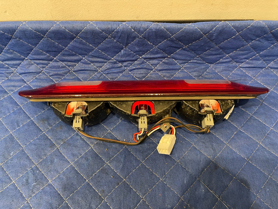 2017 DODGE RAM 2500 REAR UPPER CENTER CAB 3RD THIRD BRAKE STOP LIGHT OEM