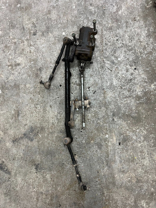 2016 2017 NISSAN TITAN FRONT ENGINE POWER STEERING GEAR BOX W/STEERING DRAG LINK