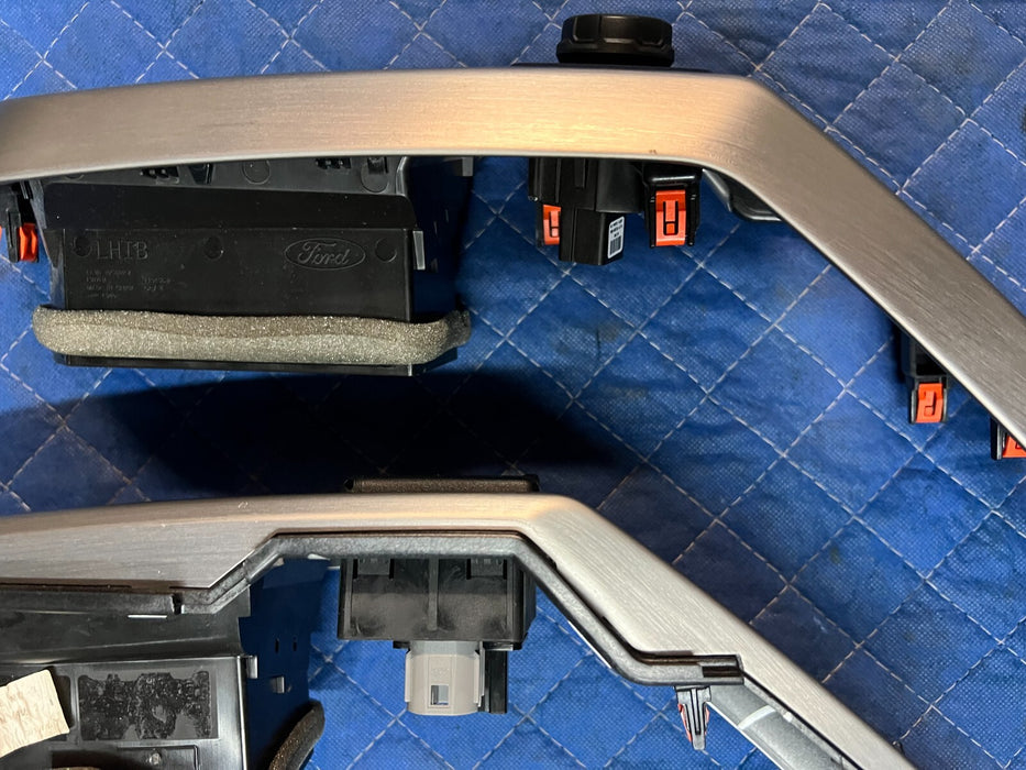 20-22 FORD F250 F350 F450 PLATINUM DASH AIR VENTS (3) OEM ~READ/LH AIRVENT SOLD*