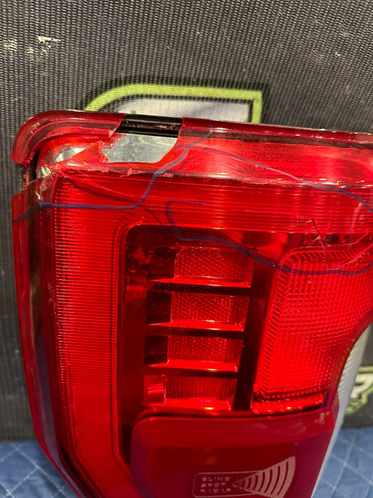 2017-2019 FORD F250 F350 F450 DRIVER LEFT BLISS LED TAIL LIGHT OEM *CHIPPED*