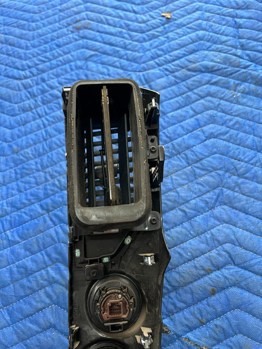2016 2019 NISSAN TITAN XD FRONT LEFT DRIVER CENTER DASH AIR VENT A/C BEZAL OEM