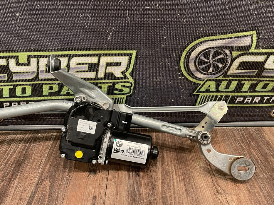 2020 BMW M8 COMP F93 FRONT WINDSHIELD WIPER MOTOR OEM