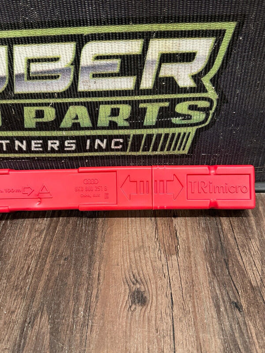 2021 AUDI R8 EMERGENCY WARNING TRIANGLE W CASE OEM 8K0 860 251 B