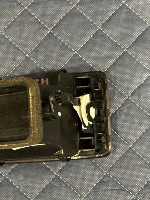 2014 AUDI R8 FRONT RIGHT PASSENGER DASH DASHBOARD HVAC AIR VENT OEM 423 820 902