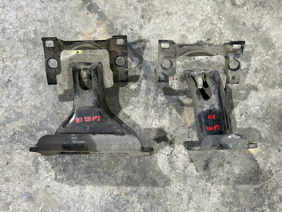 2017 NISSAN TITAN XD CUMMINS 5.0 LEFT RIGHT ENGINE MOUNT BRACKETS OEM