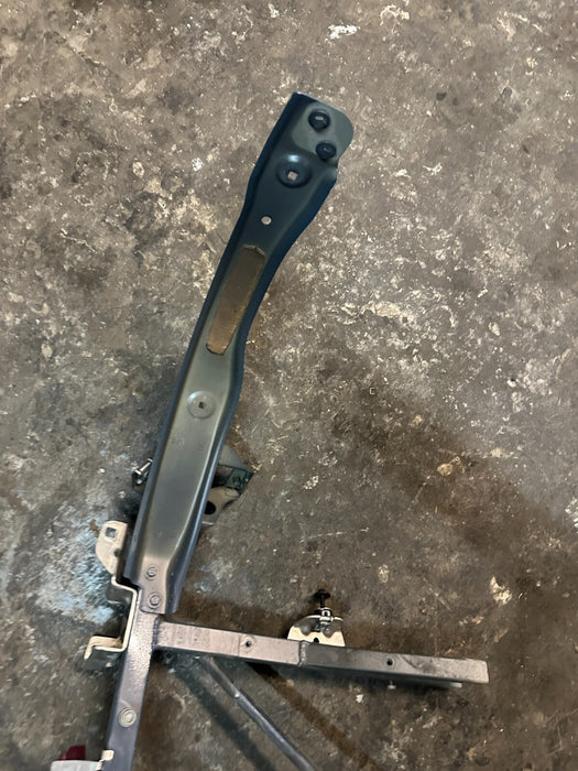 2021 AUDI R8 LEFT RADIATOR SUPPORT BRACKET W FENDER WHEEL ARCH ASSEMBLY OEM