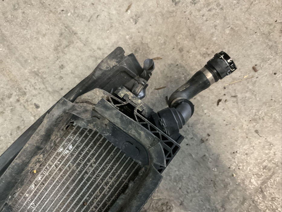 2018-2021 MERCEDES E63S AMG OEM FRONT COOLANT RADIATOR 099 500 34 01