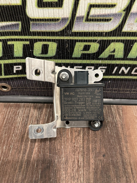 2017-18 AUDI R8 FRONT LEFT TPMS TIRE PRESSURE MONITORING SYSTEM SENSOR OEM