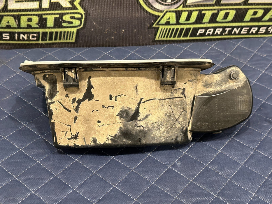 2017-22 FORD F450 DUALLY SUPERDUTY FUEL GAS DOOR LID ASSEMBLY (UG) OEM *READ