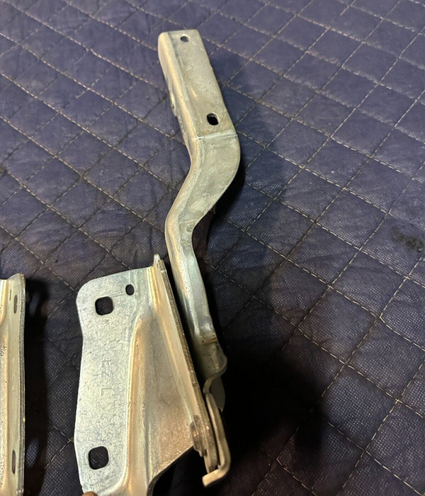 2016 2019 NISSAN TITAN XD LEFT RIGHT HOOD HINGE PAIR OEM