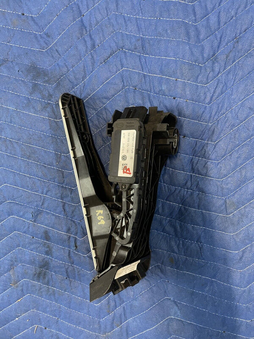 2012 AUDI R8 4.2L V8 THROTTLE ACCELERATOR GAS PEDAL 420.863.657 420863657