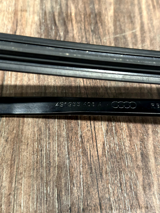 2017 2018 AUDI R8 PLUS FRONT PASSENGER RIGHT WINDSHIELD WIPER OEM