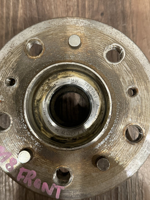 2020 BMW M8 COMPETITION FRONT WHEEL HUB WITH BEARING OEM 7857069